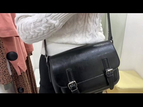 ❤️ Публична мастурбация на младата кучка FeralBerry с вибратор в стаята за обличане ️❌ Секс видео в bg.light2cloud.top ❌️